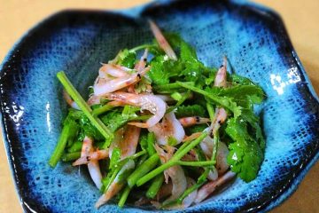 Coriander and fried sakura shrimp salad